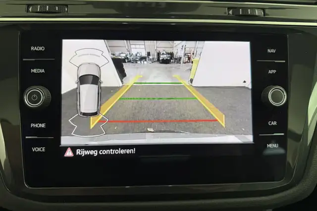 Volkswagen Tiguan view 25