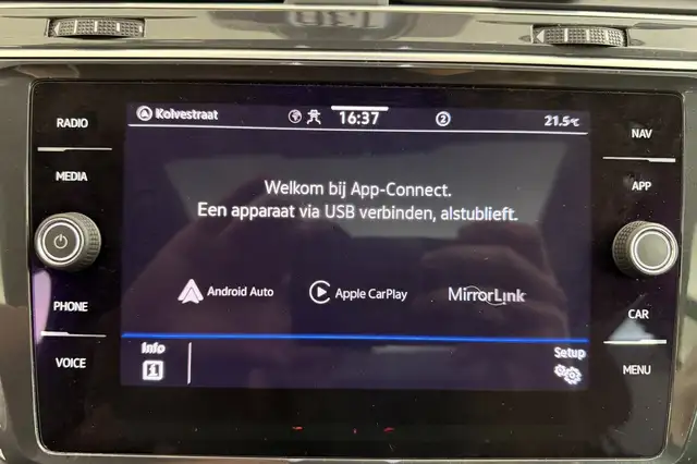Volkswagen Tiguan view 24