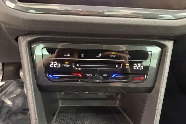 Volkswagen Tiguan view 22
