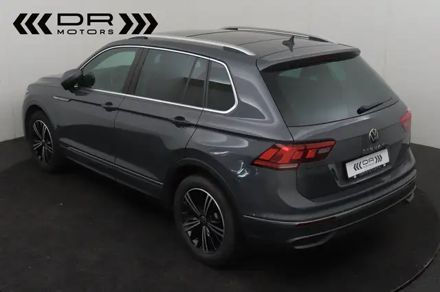 Volkswagen Tiguan view 5