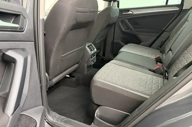 Volkswagen Tiguan view 18