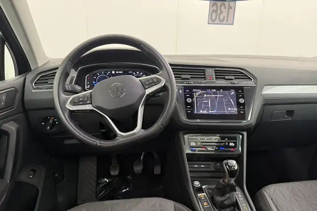Volkswagen Tiguan view 14
