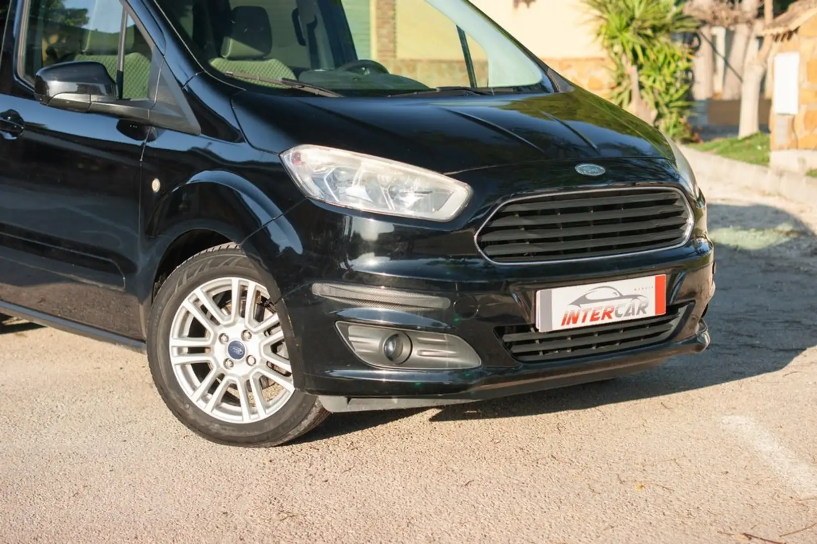 Ford Tourneo Courier 1.0 Ecoboost Trend Negro - 2