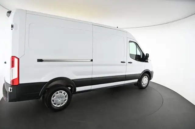 Ford Transit view 4