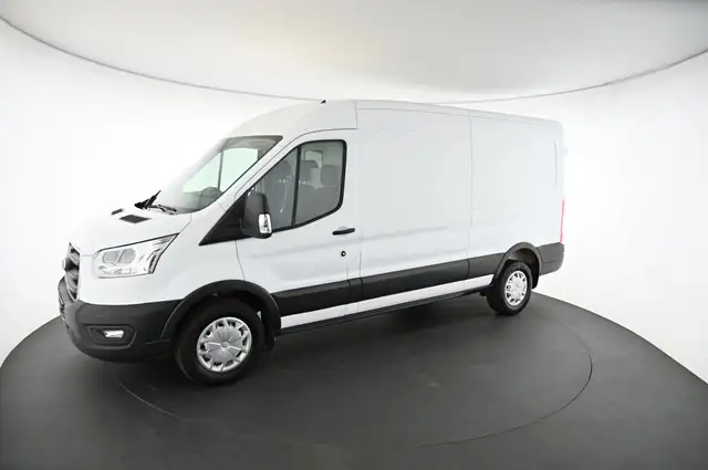 Ford Transit view 3