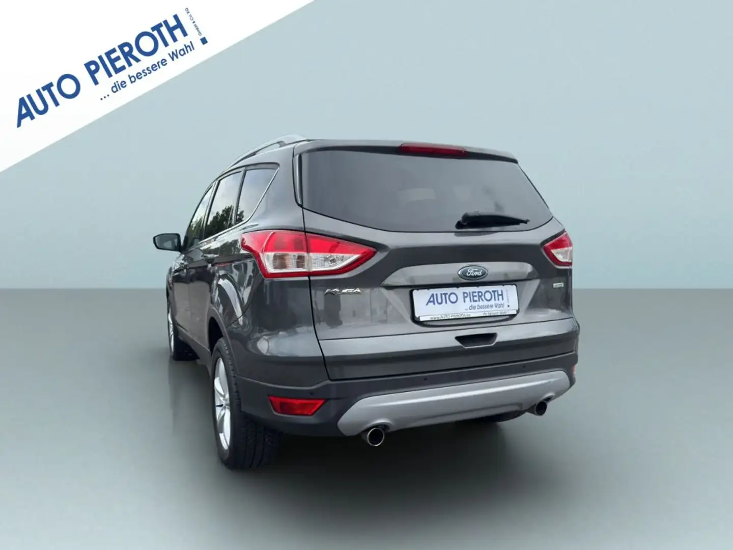 Ford Kuga 1.5 EcoBoost 2x4 Titanium Grijs - 2