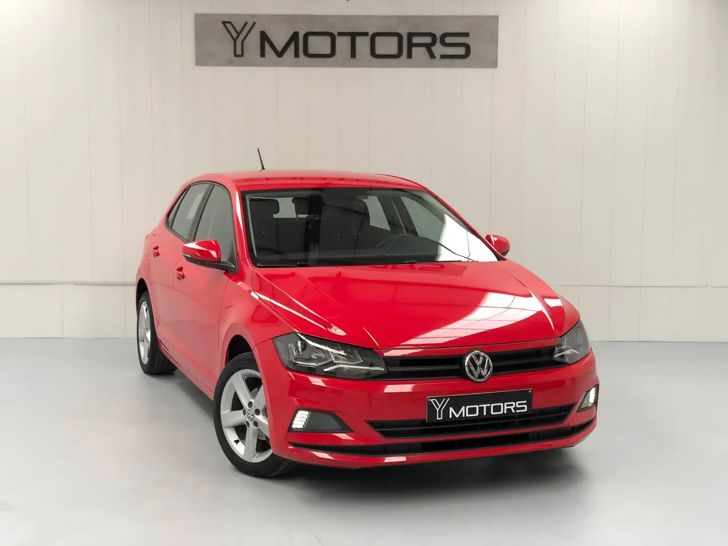 Volkswagen Polo 1.0i 18.000 KM! GPS APPLE CAR PLAY FRONT ASSIST Rood - 1