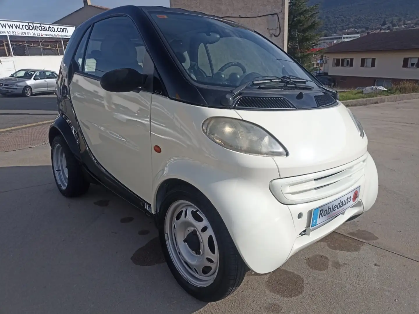 smart city-coupé/city-cabrio Pequeño  Automático de 3 Puertas Blanc - 2