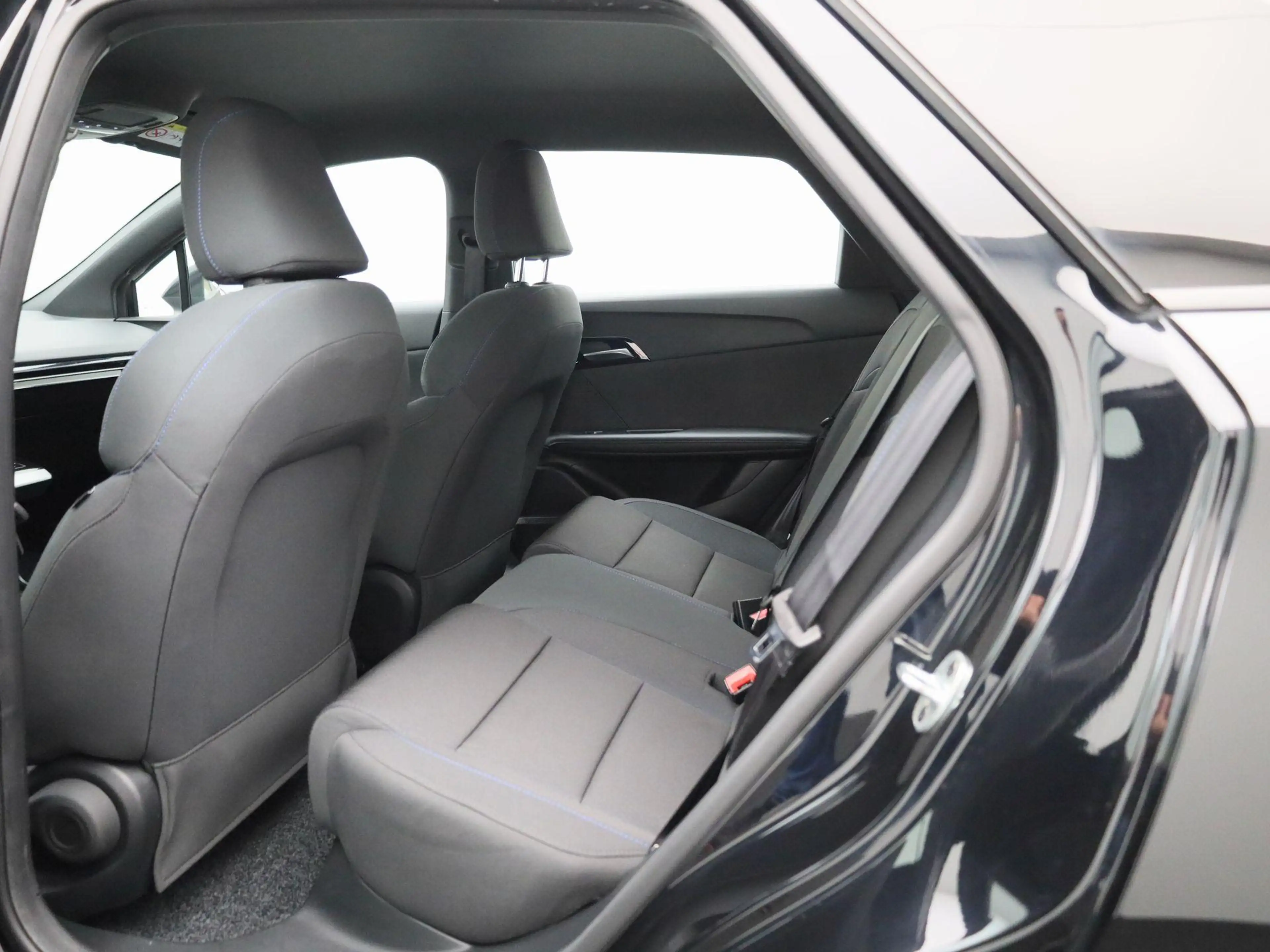 MG MG4 Standard 51 kWh | Apple Carplay/Android Auto | Led — photo 10