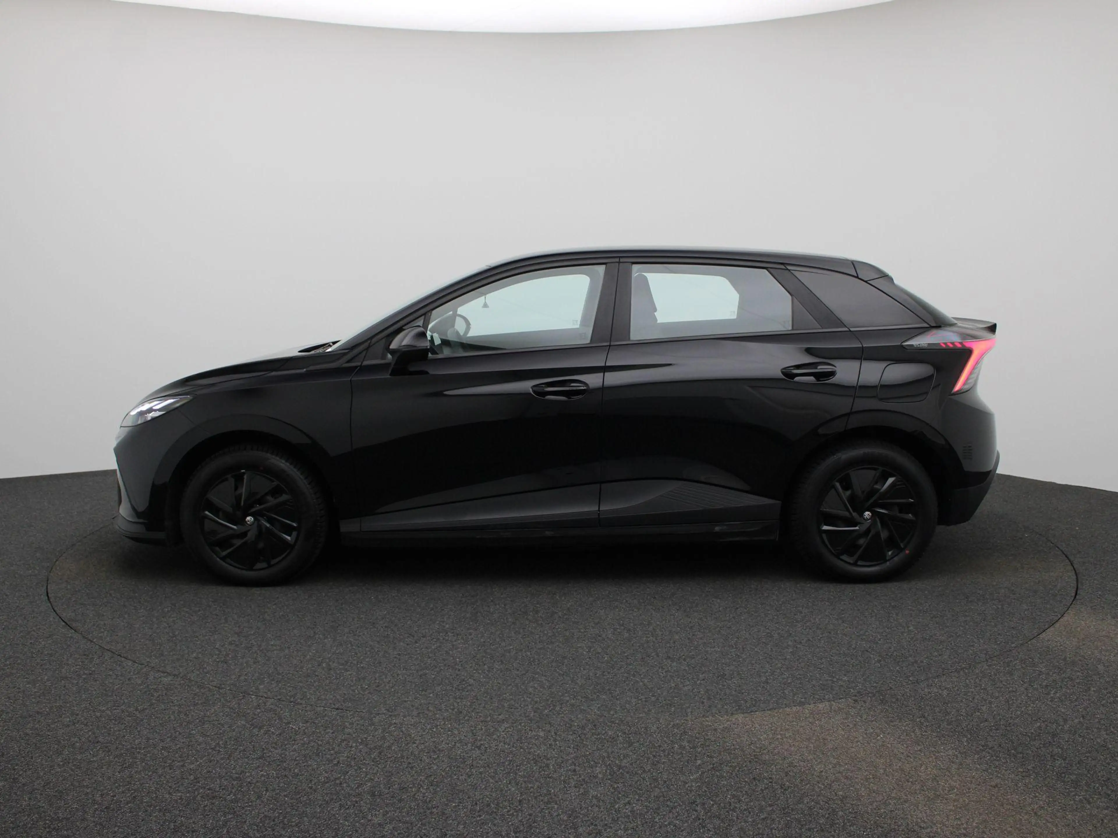 MG MG4 Standard 51 kWh | Apple Carplay/Android Auto | Led — photo 4
