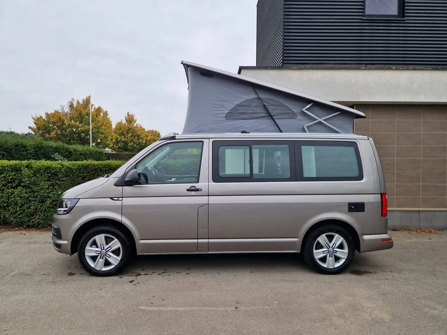 Volkswagen T6 California Coast 150Pk Luifel, 17" alu, trekhaak *garantie* Beige - 2