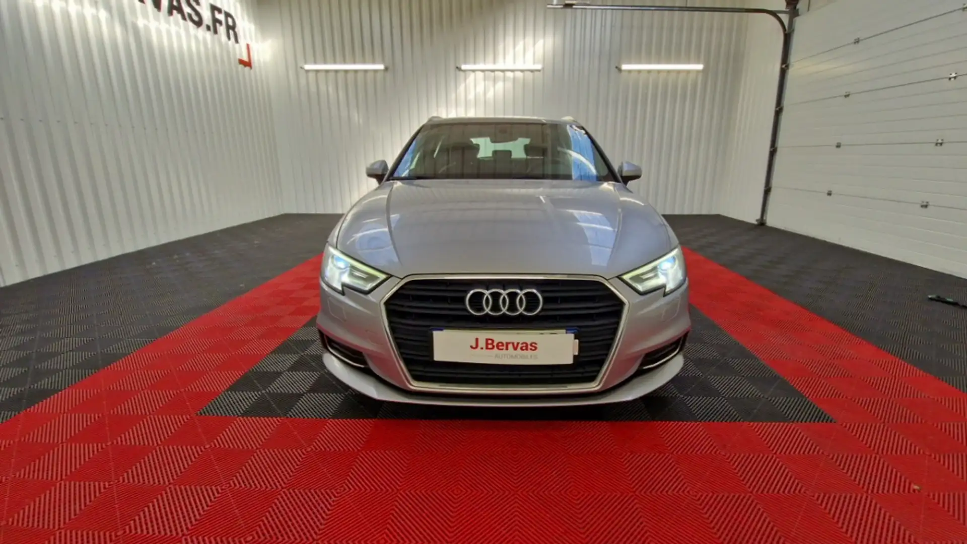 Audi A3 30 TFSI DESIGN - 2