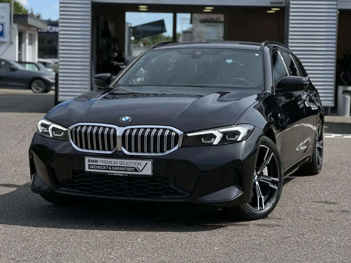 BMW 330 i xDrive T. M Sport FACELIFT Leder Widescreen Noir - 2