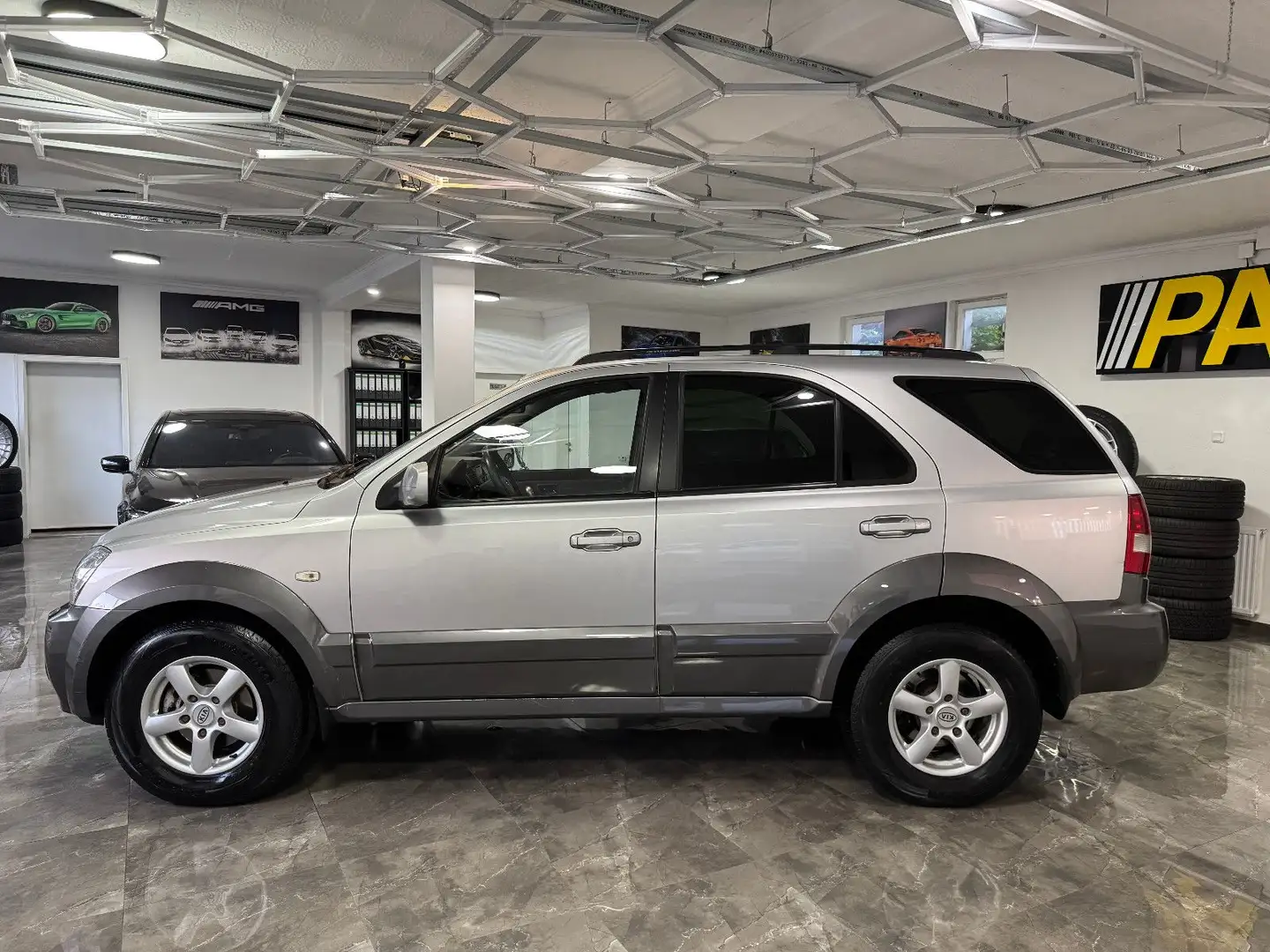 Kia Sorento 2.5 CRDi EX / Automatik Klima AHK Silber - 2