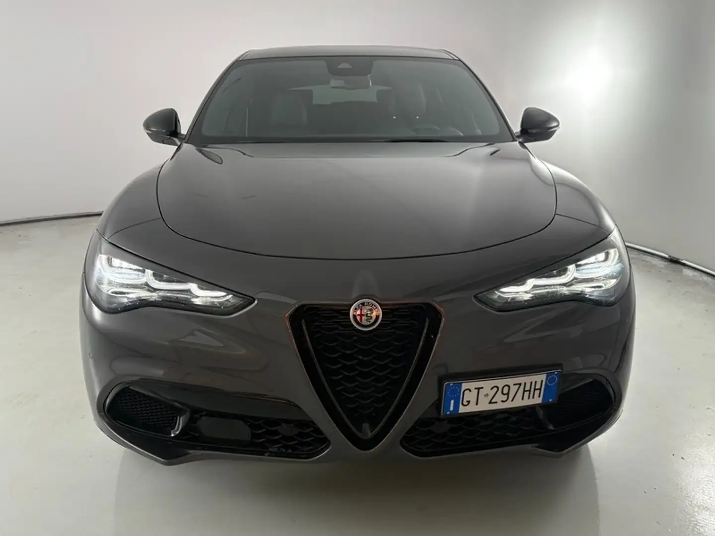 Alfa Romeo Stelvio 2.2 Turbo Veloce Gris - 2