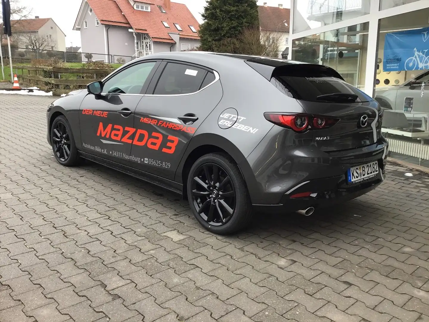 Mazda 3 2.5L e-SKYACTIV G 140ps e-skyactive Šedá - 2