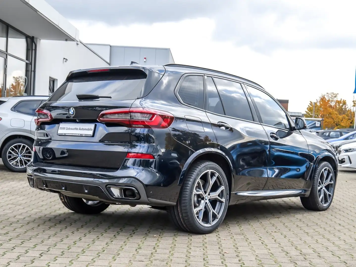 BMW X5 xDrive40d M Sport Pano AHK SoftClose H/K Laser Zwart - 2