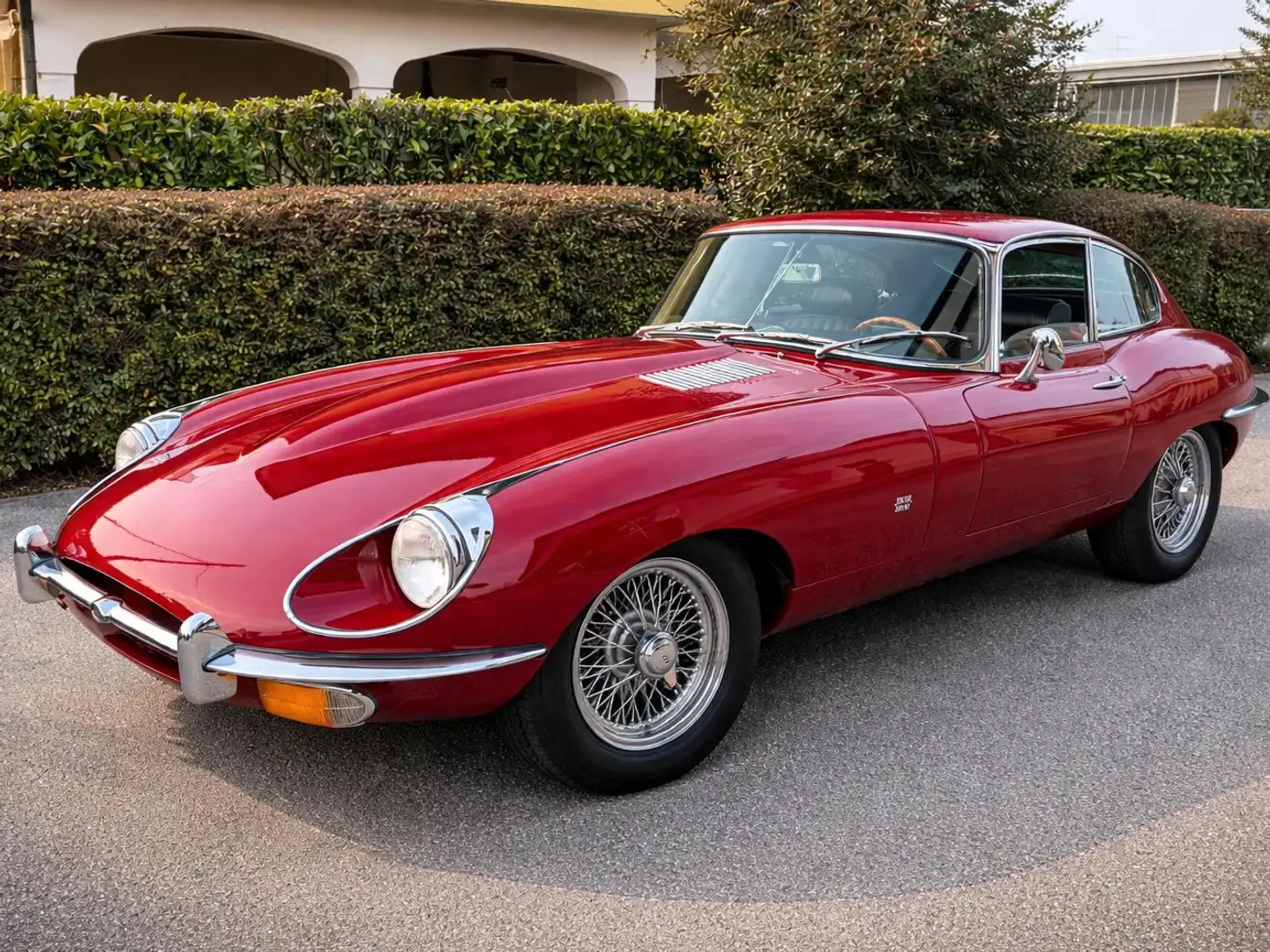 Jaguar E-Type Series 2 4.2 litri coupé (Fixed Head Coupé) Rojo - 1