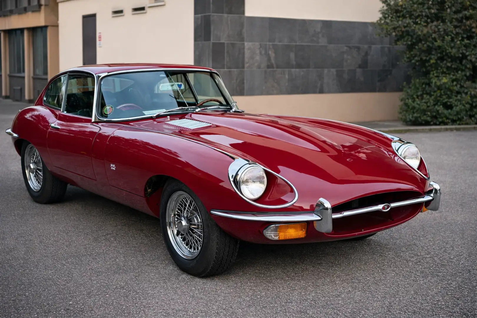 Jaguar E-Type Series 2 4.2 litri coupé (Fixed Head Coupé) Rojo - 2