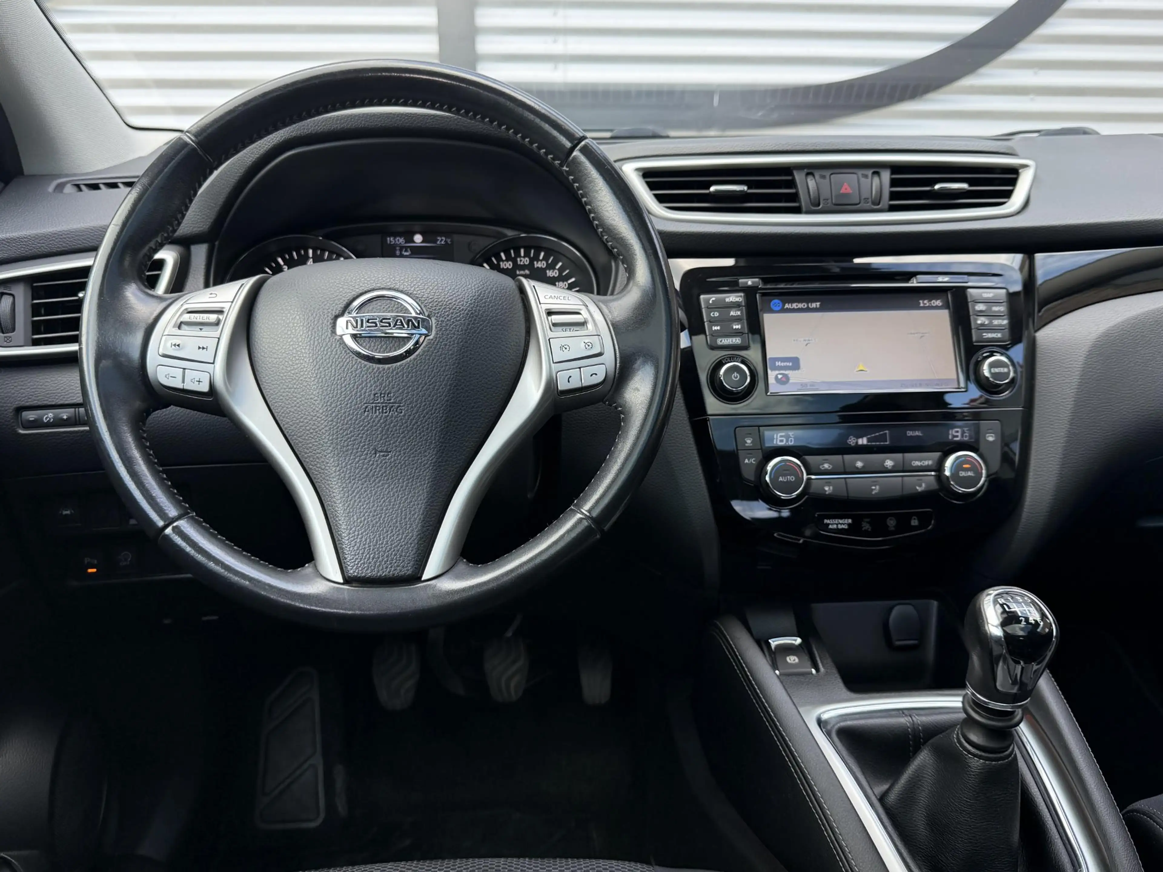 Nissan Qashqai 1.2 N-Connecta 2e Eigenaar|Pano|Navi|Camera|D-kett — photo 2