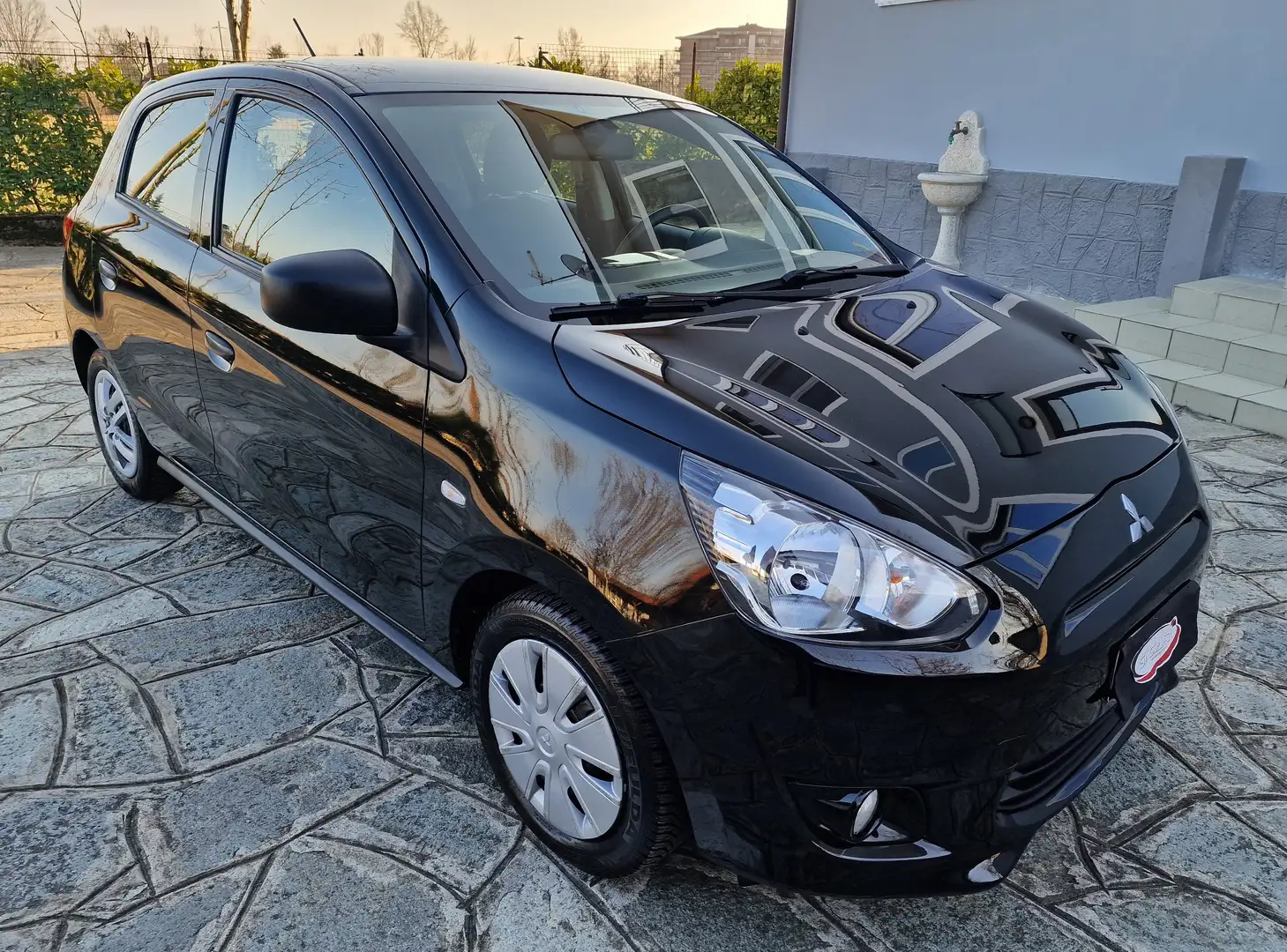 Mitsubishi Space Star 1.0 cleartec Intense 71cv - UNICO PROPRIETARIO Nero - 2