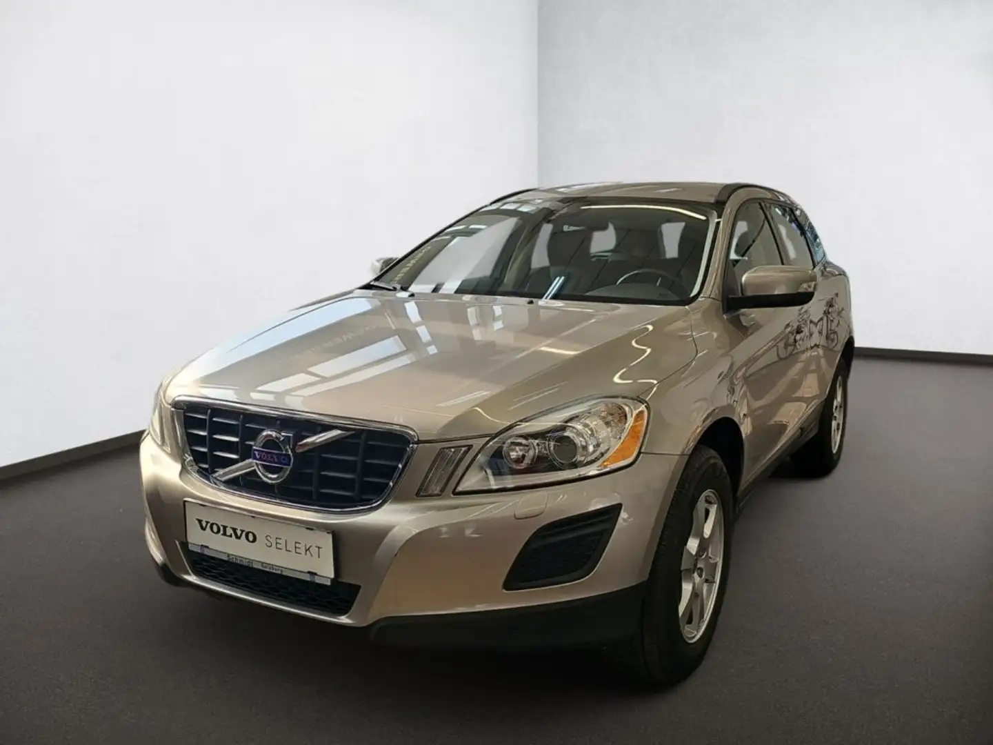 Volvo XC60 D3 Momentum Grau - 1