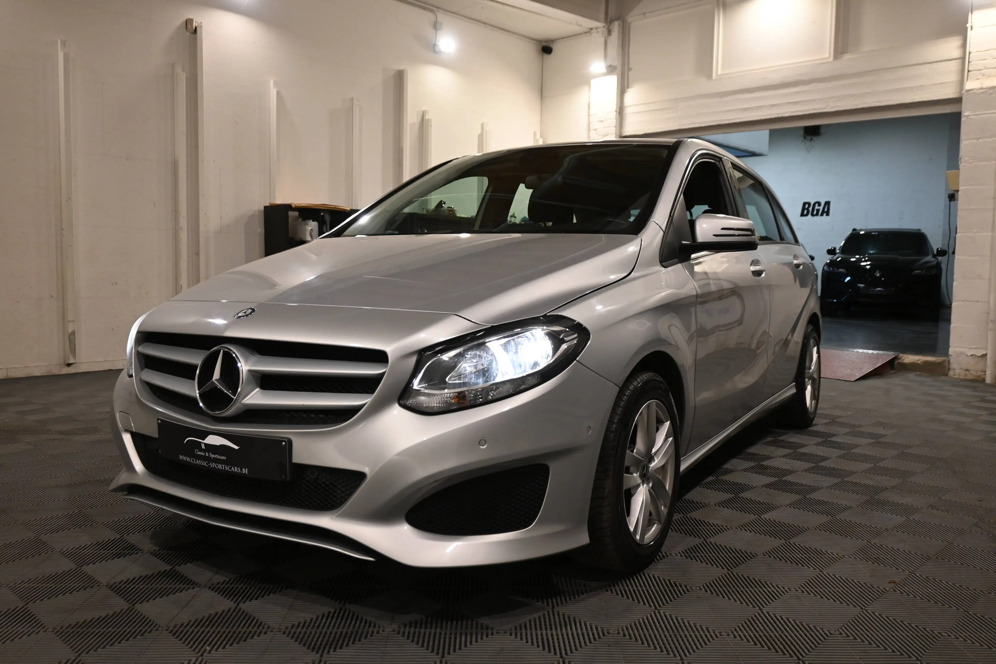 Mercedes-Benz B 180 B 180 FACELIFT EURO 6 / ESSENCE / GPS NAVIGATION / BLUETOOTH / PDC !! — photo 4
