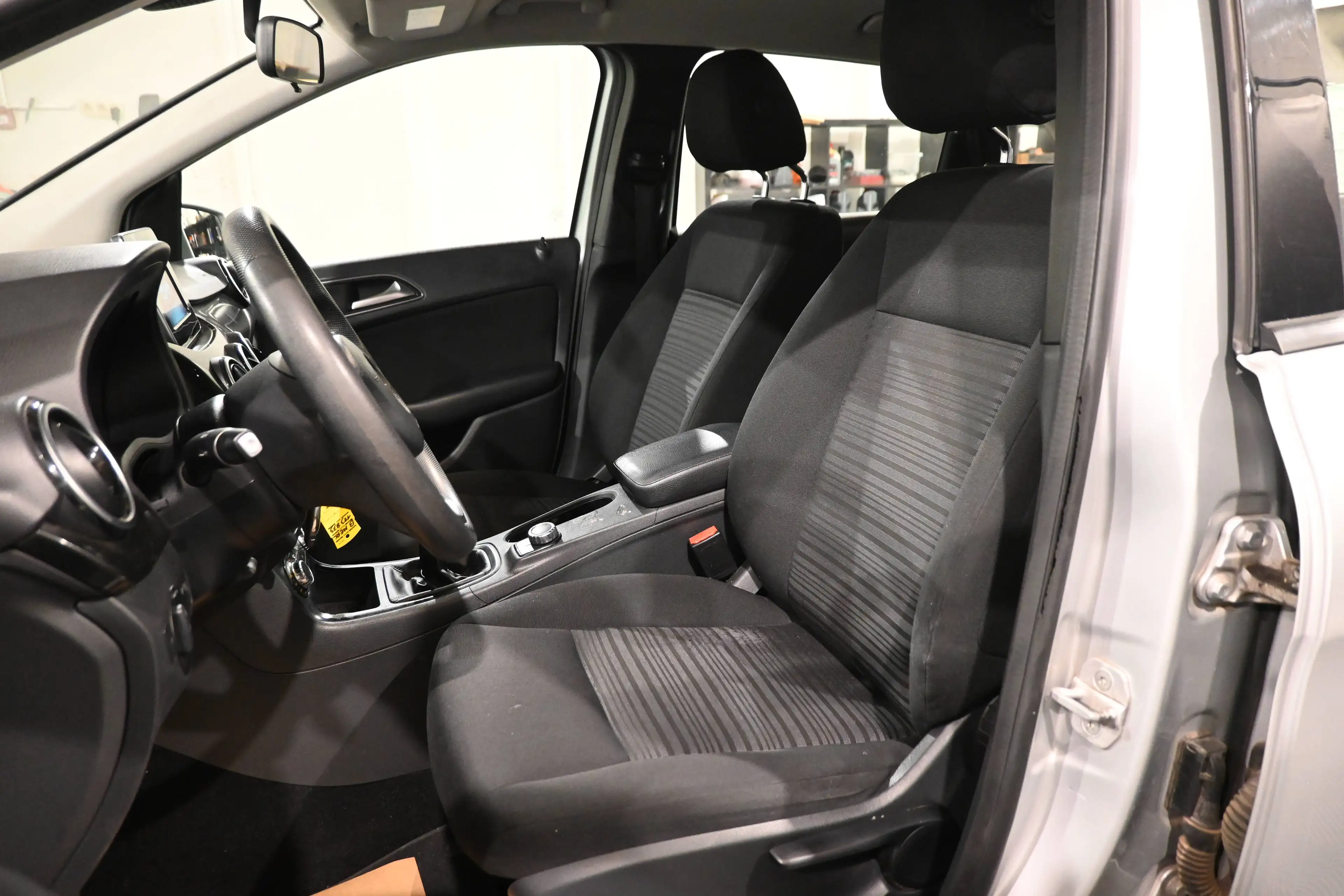 Mercedes-Benz B 180 B 180 FACELIFT EURO 6 / ESSENCE / GPS NAVIGATION / BLUETOOTH / PDC !! — photo 14