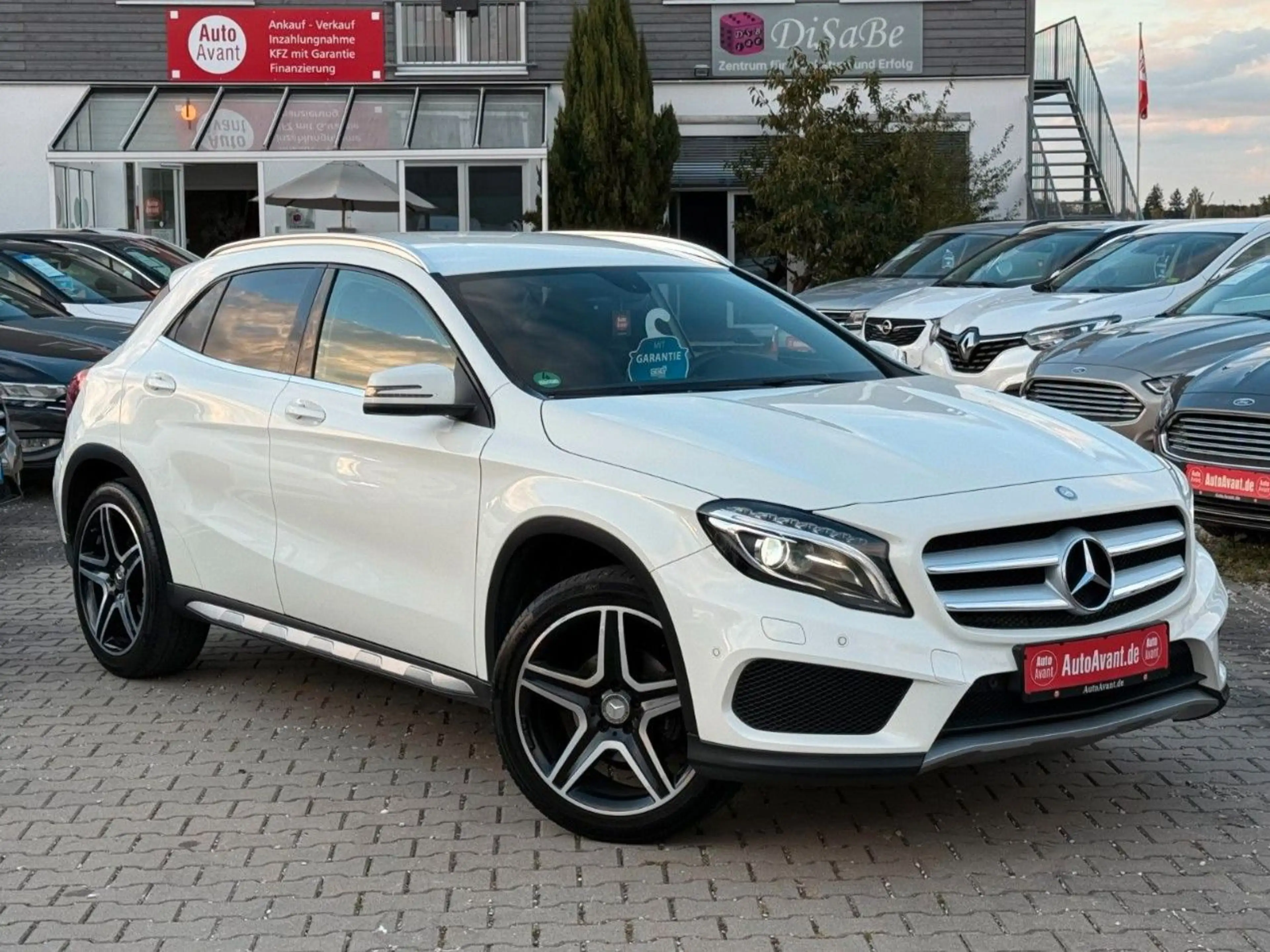 Mercedes-Benz GLA 200 AMG Line Style*8-FACH*BCM*MFL*SHZ*XENON*