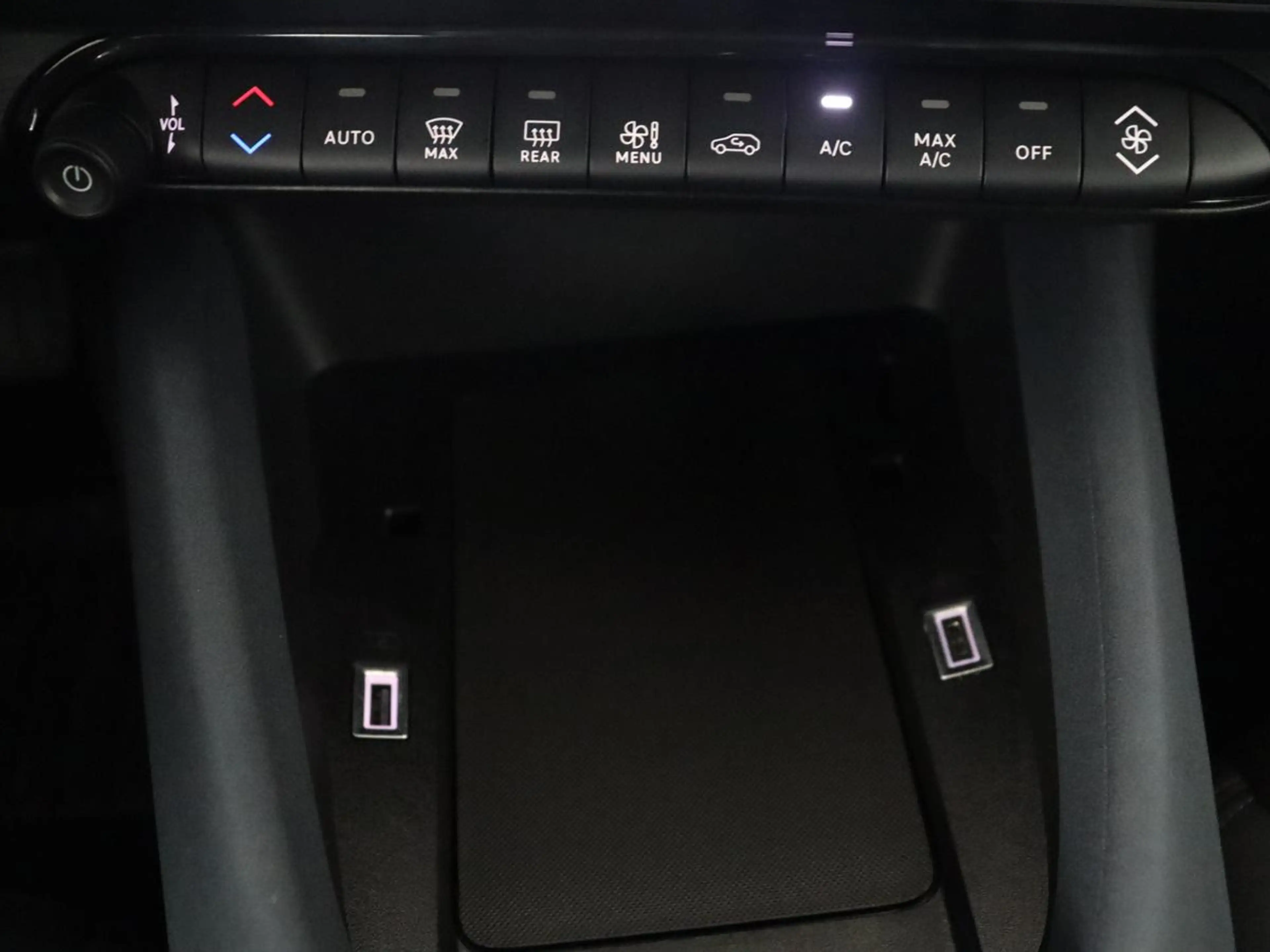 Alfa Romeo Junior 1.2 Turbo Hybrid Ibrida | LED | Parkeerhulp | Appl — photo 23