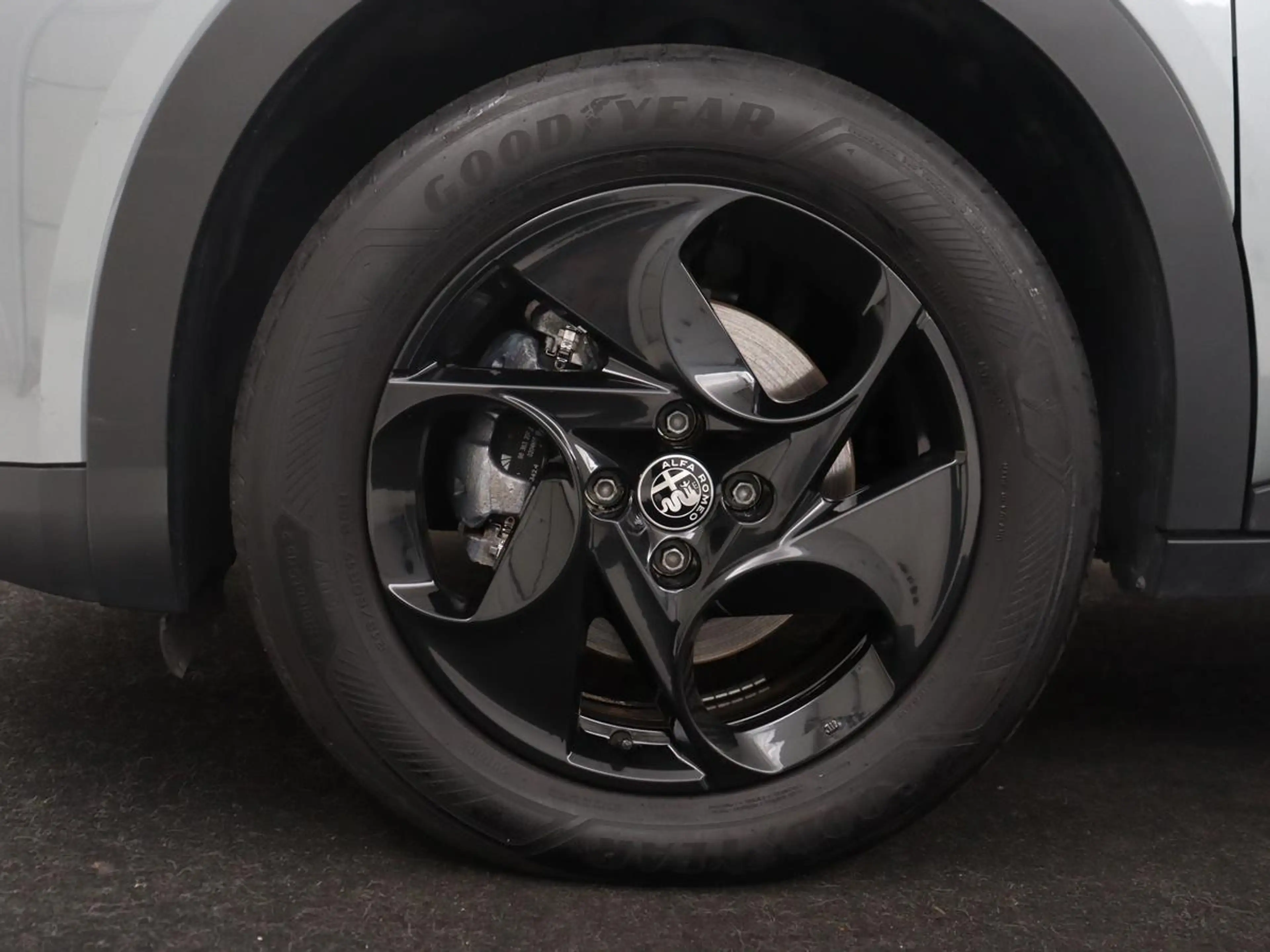 Alfa Romeo Junior 1.2 Turbo Hybrid Ibrida | LED | Parkeerhulp | Appl — photo 28