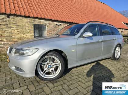BMW 330 3-serie Touring 330xi Dynamic Executive Xenon, hal