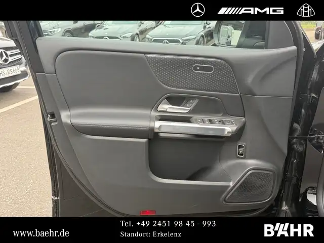 Mercedes-Benz GLB view 14