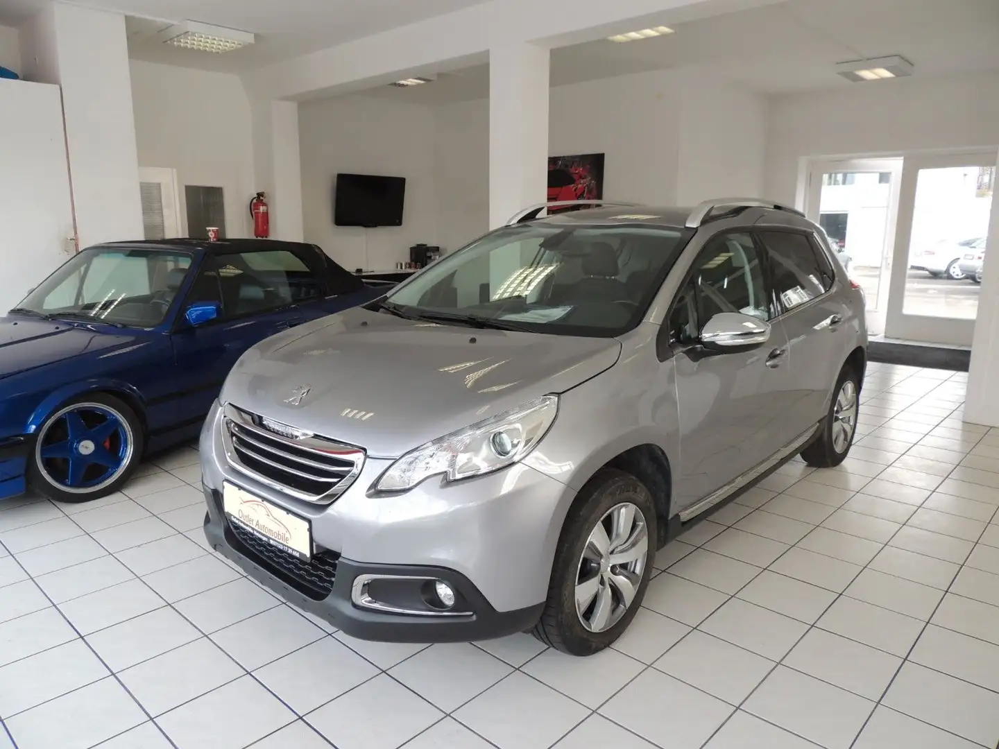 Peugeot 2008 Allure*1 Hand*Navi* Grau - 1