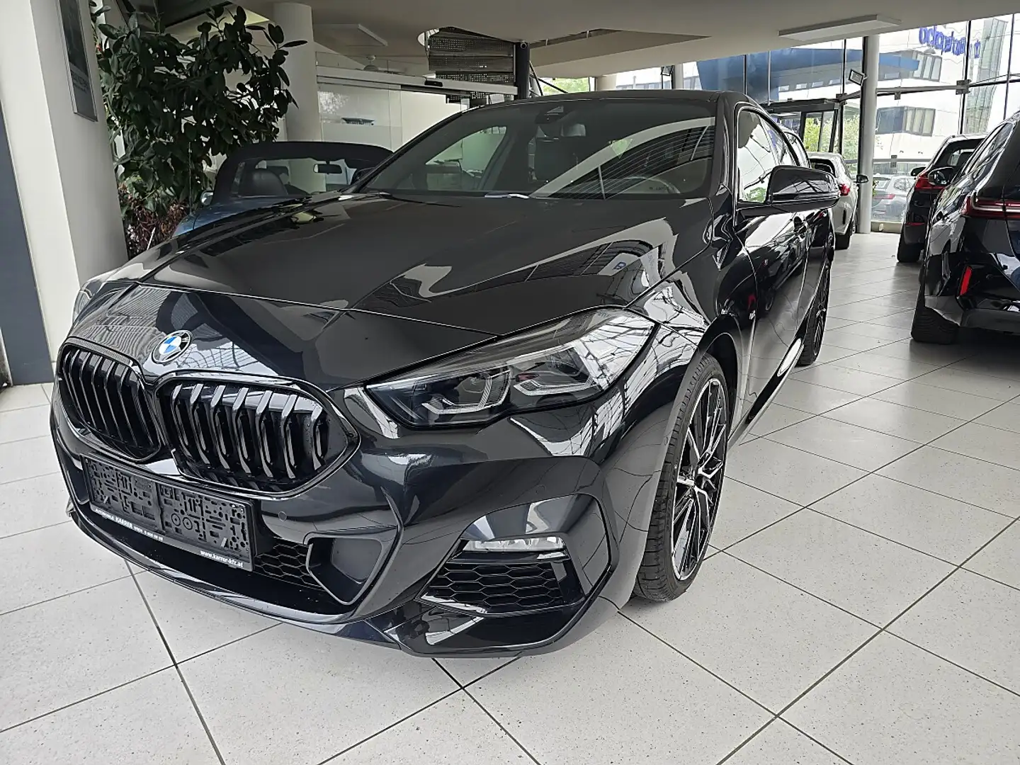 BMW 218 i Gran Coupe Aut. M Aerodynamikpaket Vollleder Schwarz - 1