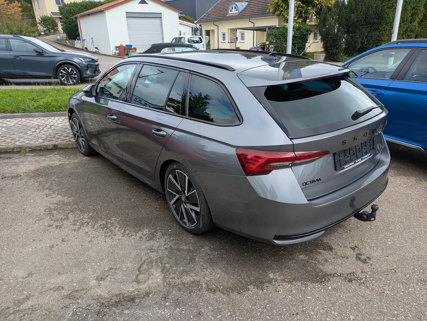 Skoda Octavia Com IV 2.0 TDI Sportline / DSG / NAVI / SHZ / ACC Grau - 2