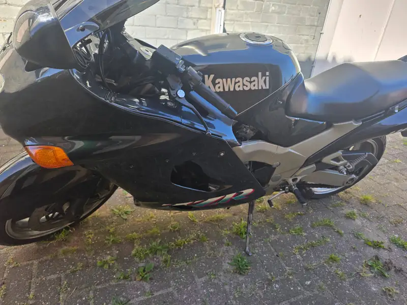 Kawasaki ZZR 1100 - foto 3