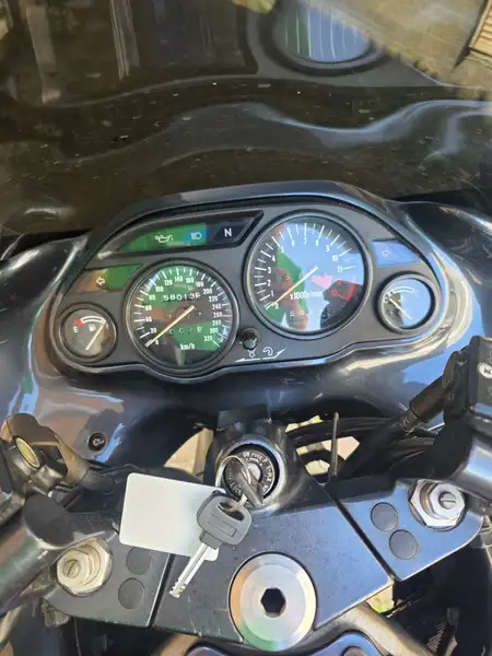 Kawasaki ZZR 1100 - foto 6