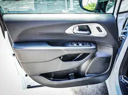 Chrysler Pacifica 2027 — фото 12