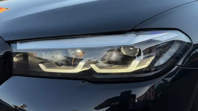BMW 5 Series view 4