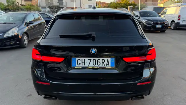 BMW 5 Series view 7