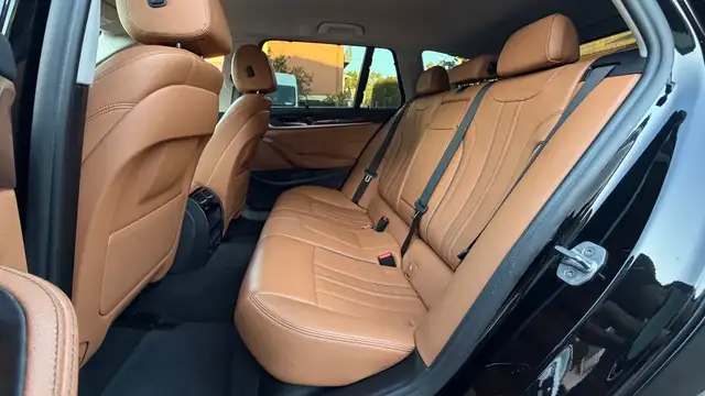 BMW 5 Series view 11