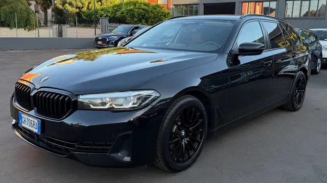BMW 5 Series view 3