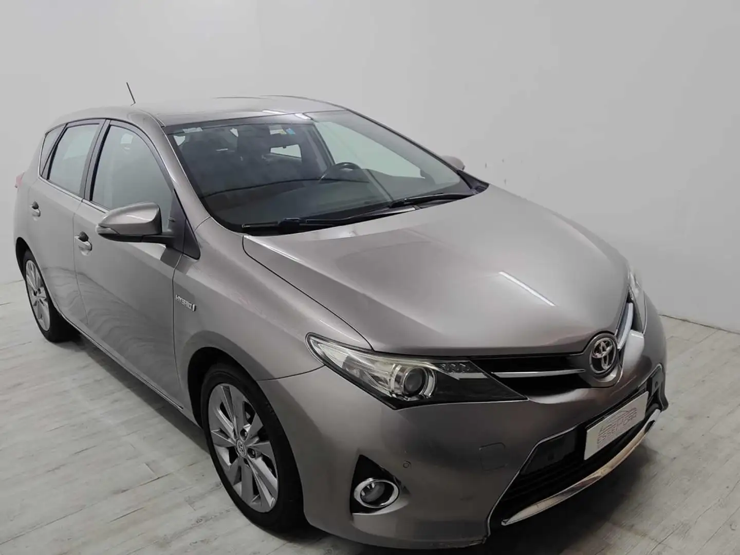 Toyota Auris 1.8 Hybrid Lounge Grigio - 2
