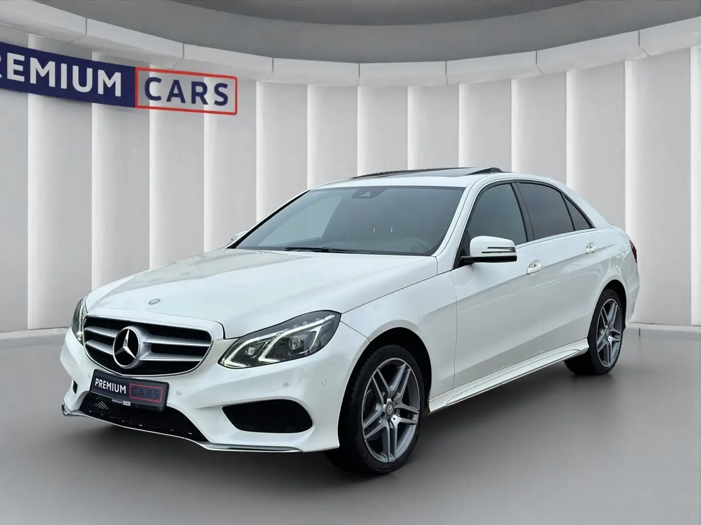 Mercedes-Benz E 300 CGI BlueEfficiency 4Matic*Garantie*Finanz* Biały - 1