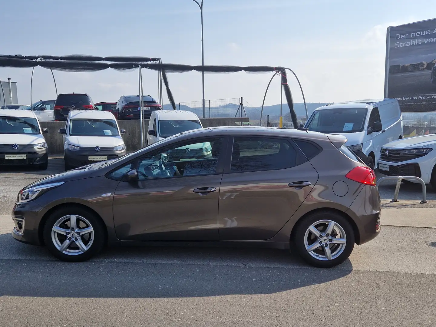 Kia Ceed / cee'd cee'd 1,4 CRDi Silber Silber Braun - 2