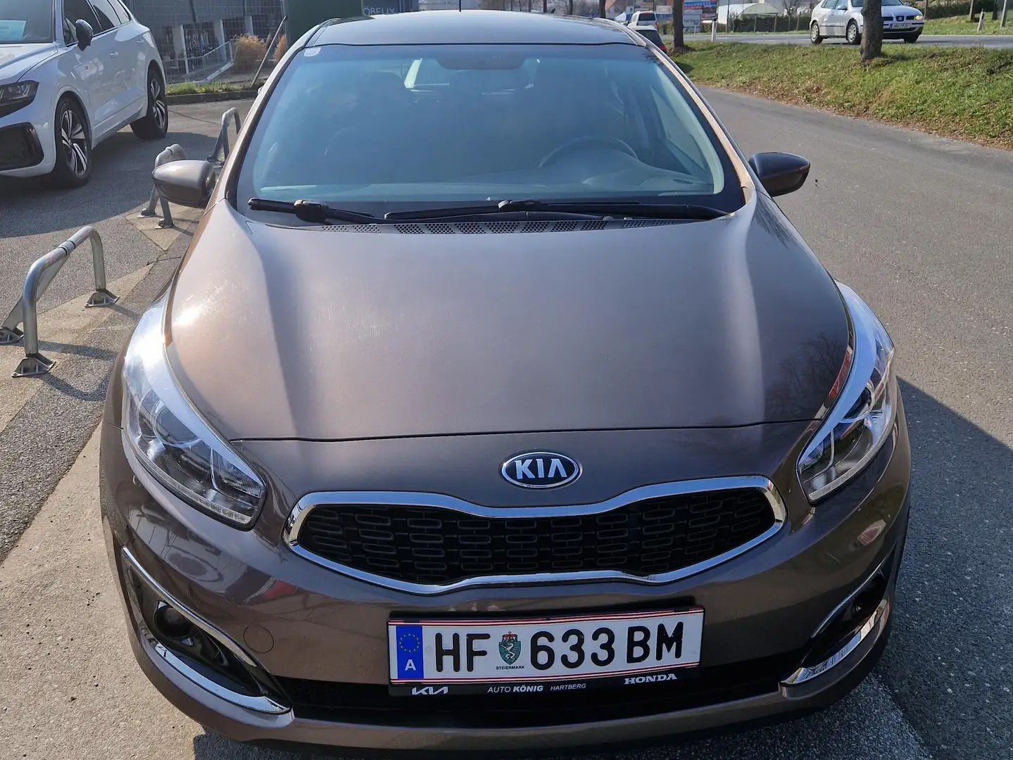 Kia Ceed / cee'd cee'd 1,4 CRDi Silber Silber Braun - 1