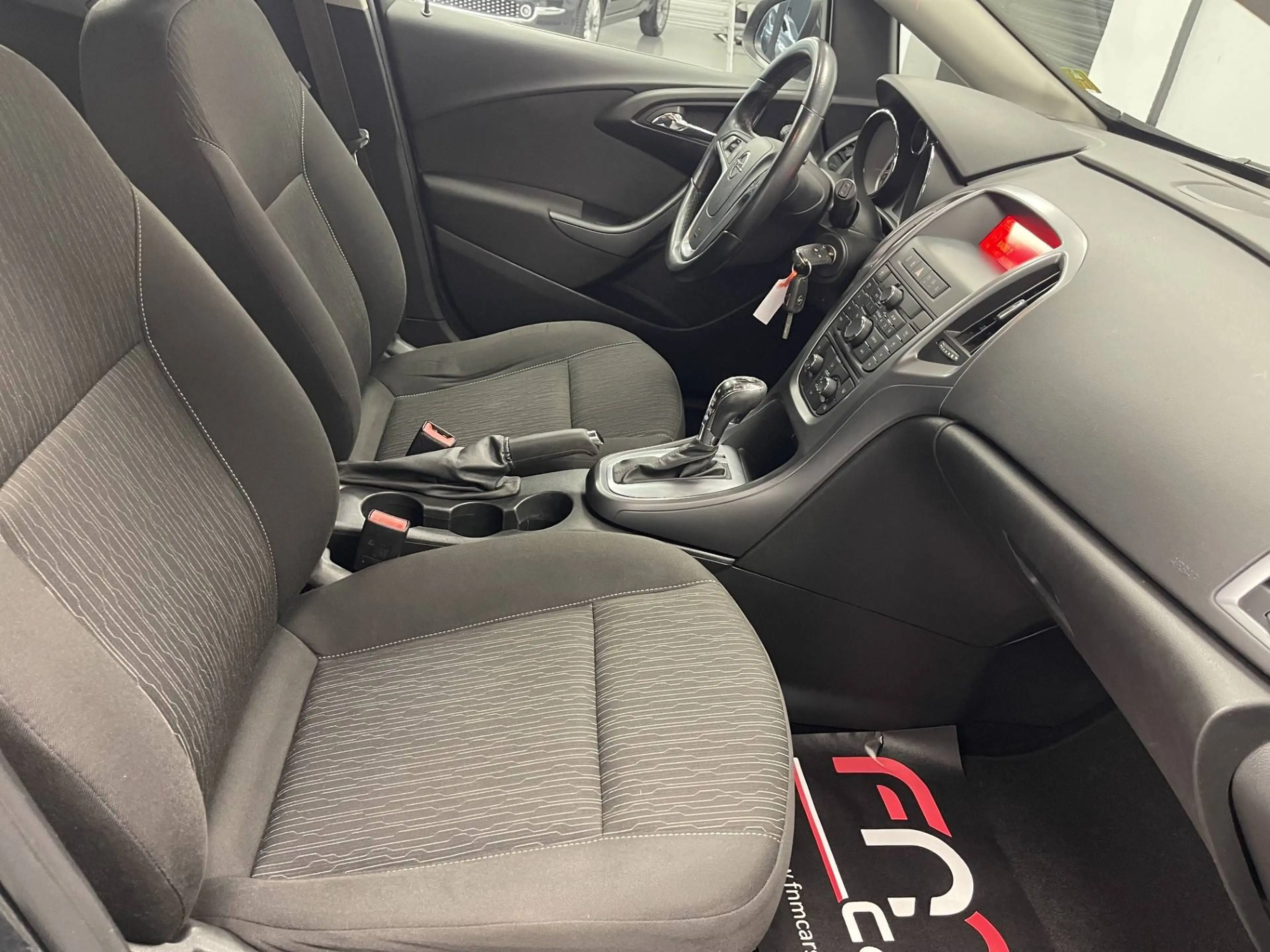 Opel Astra Tourer 1.4 Turbo benzine Automaat bwj2015 Garantie — photo 12