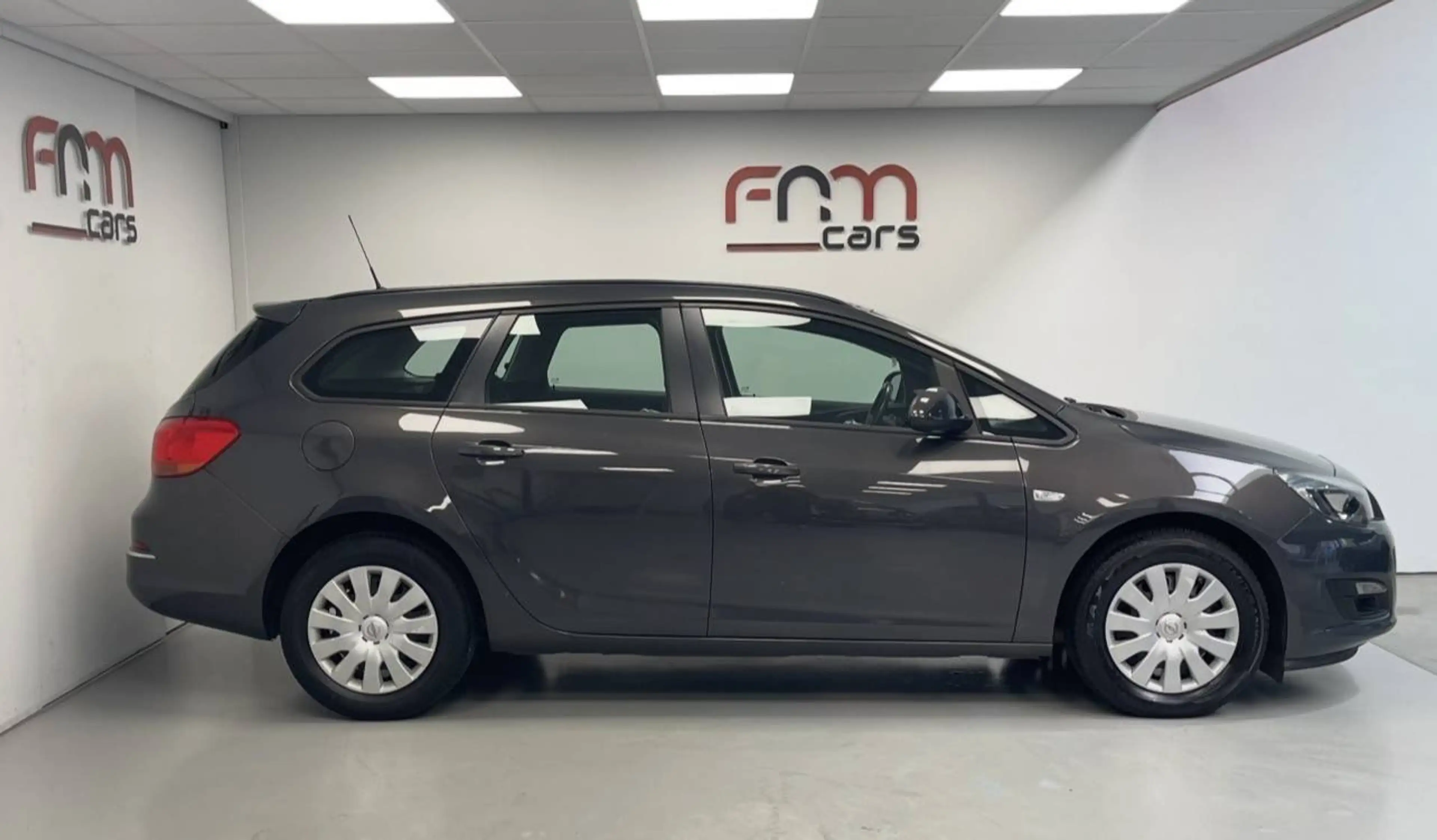 Opel Astra Tourer 1.4 Turbo benzine Automaat bwj2015 Garantie — photo 8