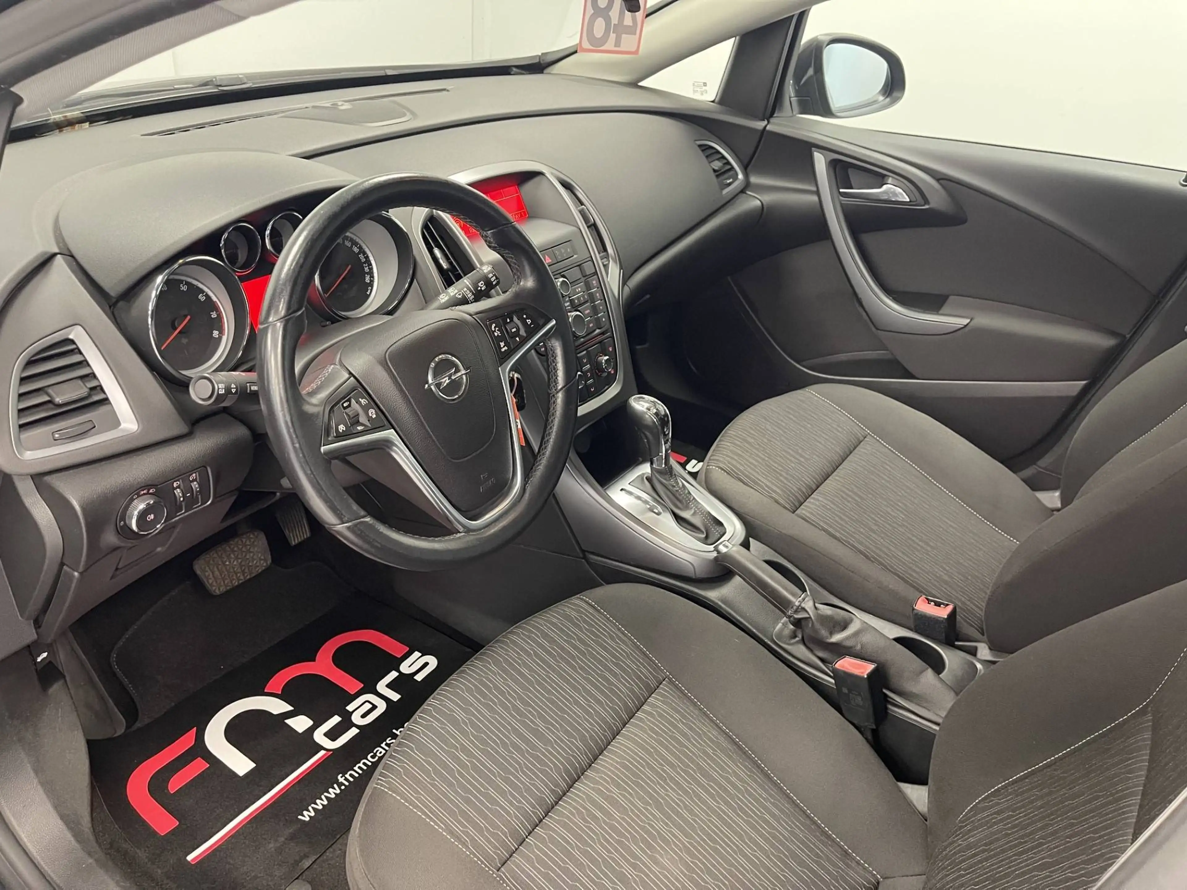Opel Astra Tourer 1.4 Turbo benzine Automaat bwj2015 Garantie — photo 10